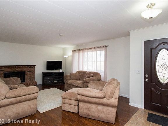 4th image of 8820 95th Ave