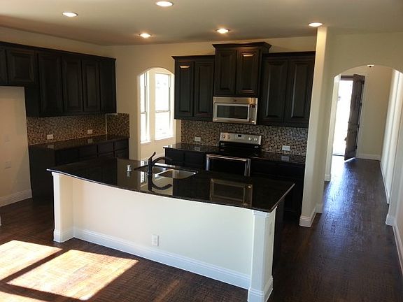 4th image of 8017 Meadow Grove Dr