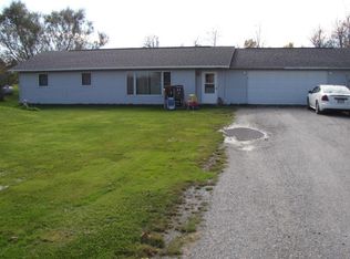 233 Oak Rd, Warroad, MN 56763