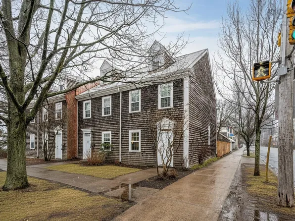 5238 Nora Bernard St, Halifax, NS B3K 5T6