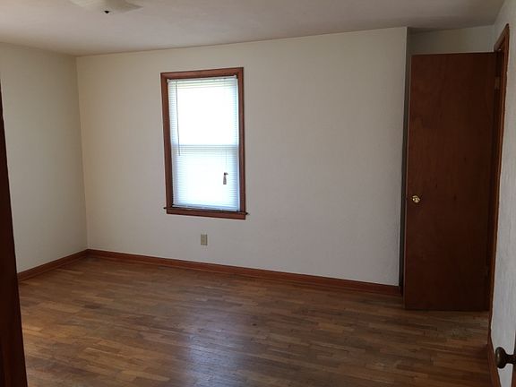 5th image of 312 W South St