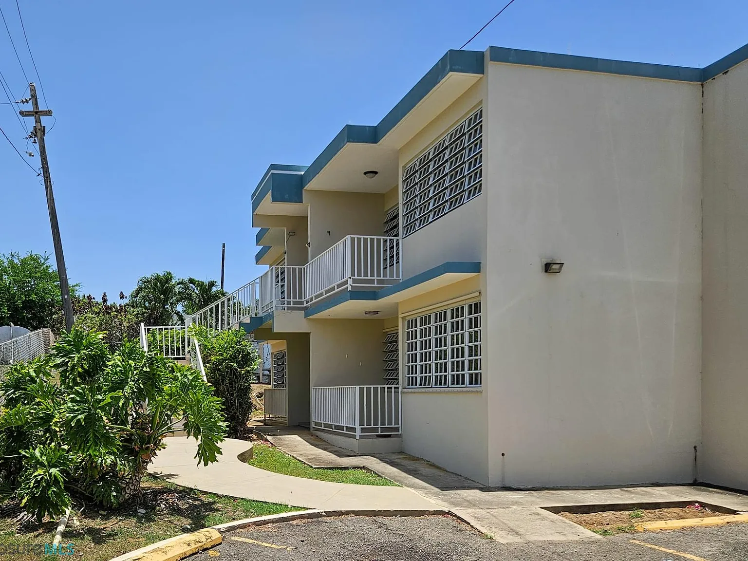 2 bed, 1.0 bath, 680 sqft, $795 — Photo 1