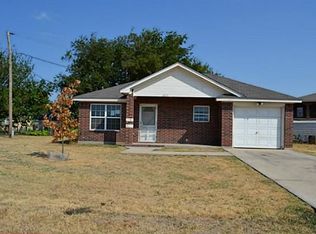 2017 NE 33rd St, Fort Worth, TX 76106