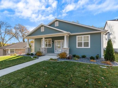 10915 W Wisconsin AVENUE, Wauwatosa, WI, 53226
