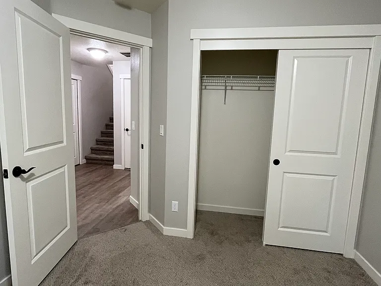 607 W 1st St #2 — Photo 14