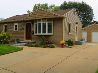 1226 Julian Ave, Waterloo, IA 50701