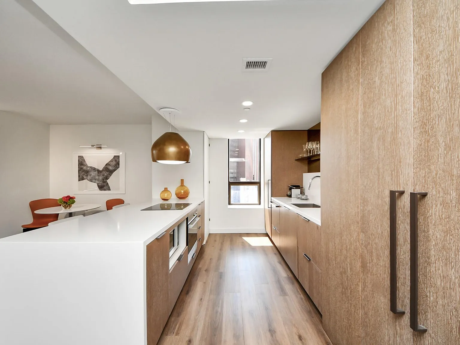 1 bed, 1.0 bath, 1332 sqft, $8,000 — Photo 3