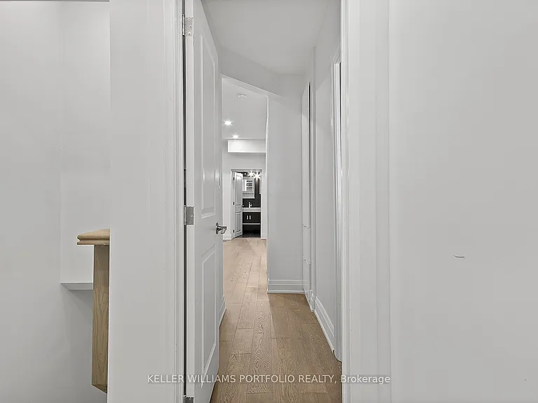 35 Humberside Ave #2 — Photo 8