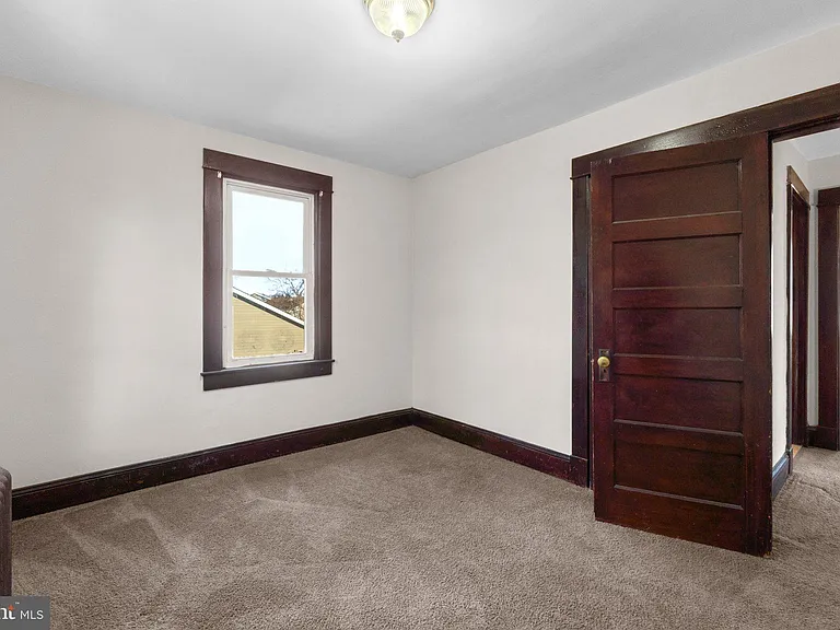 8904 Church Ln — Photo 20