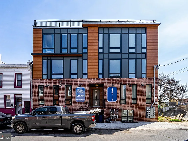 2409 N Hancock St #4 — Photo 1