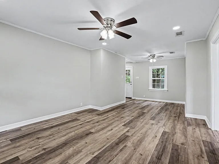221 W Taylor St — Photo 6