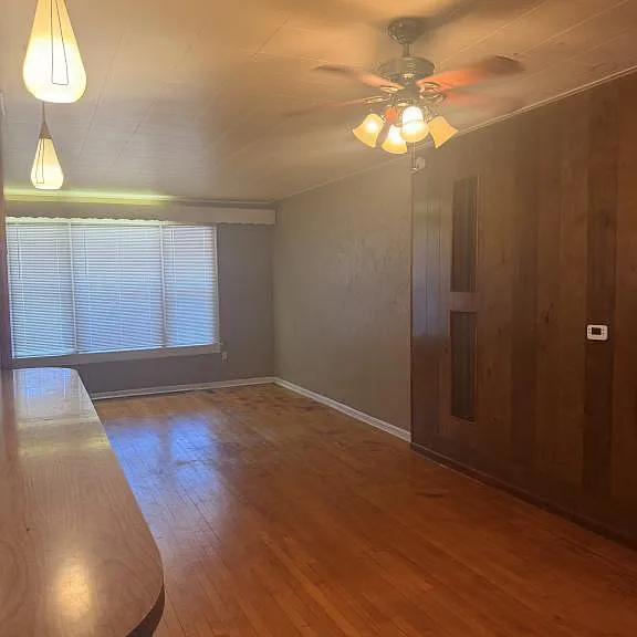 419 Macon Ave — Photo 4