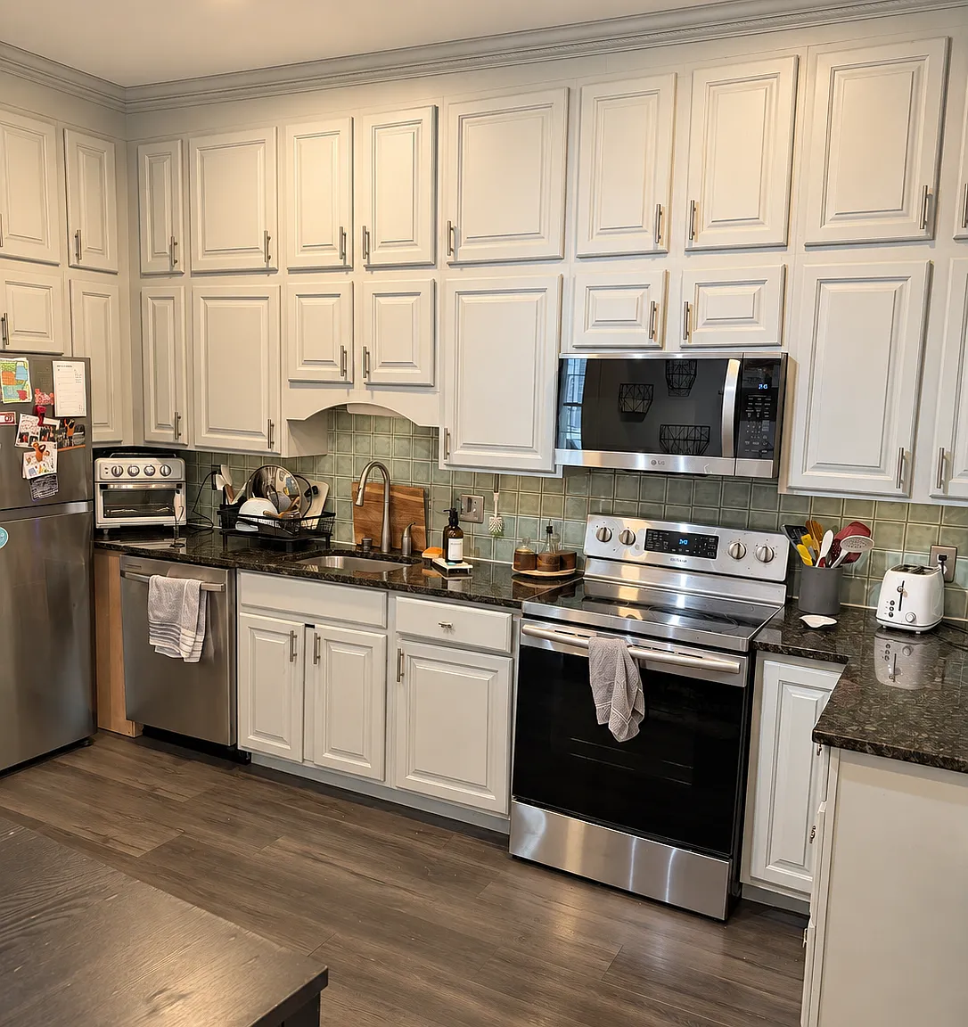 2 bed, 910 sqft, $4,000 — Photo 1