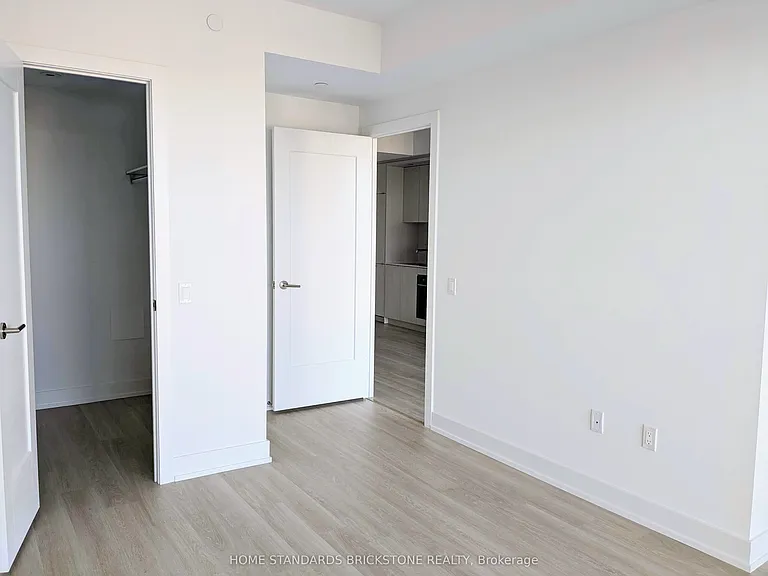 20 Inn On The Park Dr #1839 — Photo 6