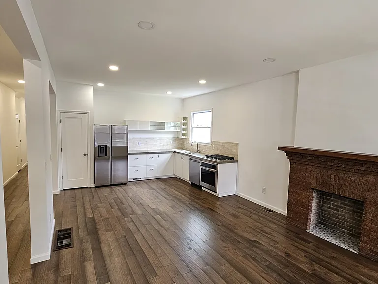 kitchen & dining