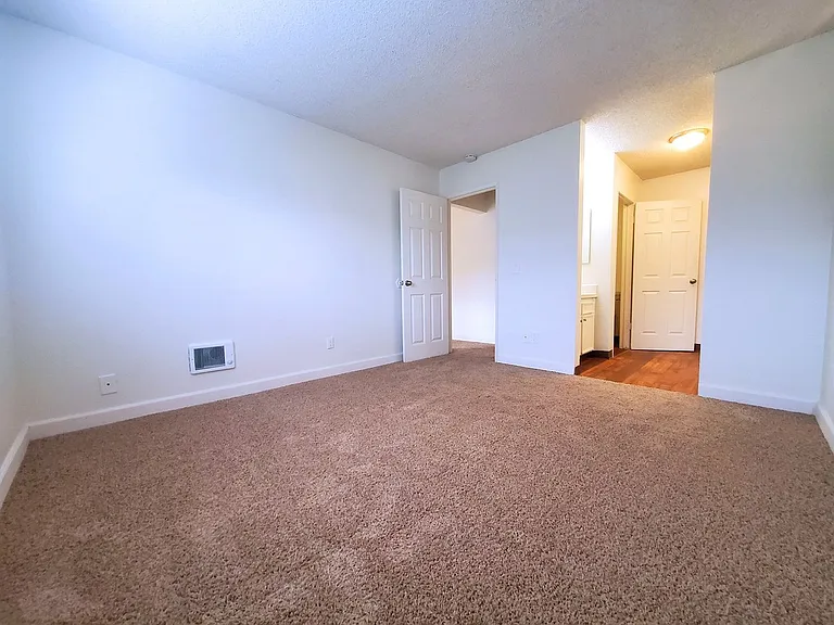 Emerald Vista — Photo 56