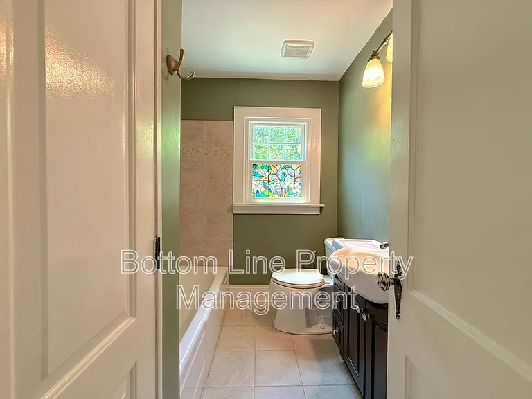 607 Gaston Ave — Photo 11