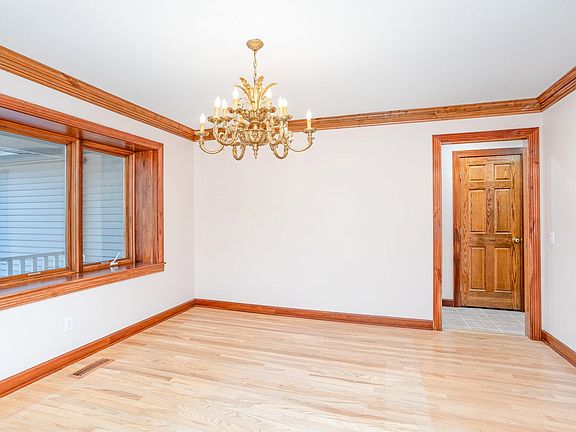 4th image of 2074 W Olson Rd
