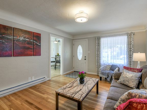 3rd image of 390 Lastreto Ave
