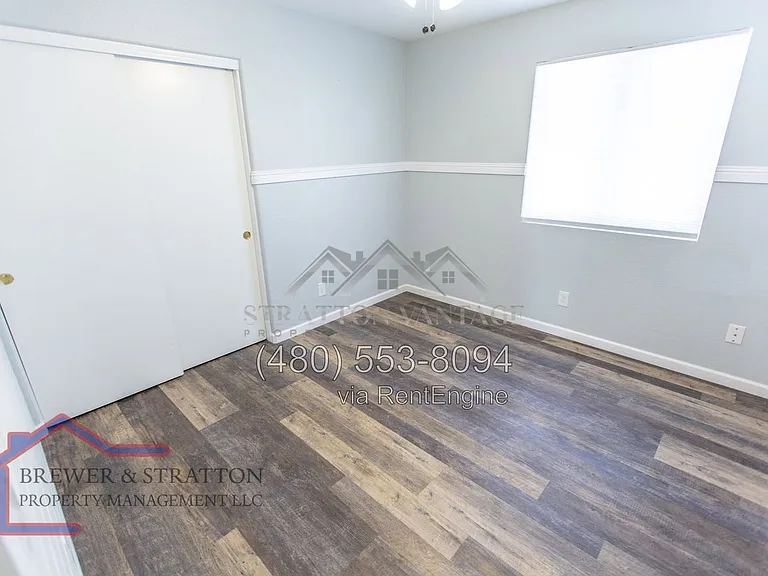 689 W Constitution Dr — Photo 27