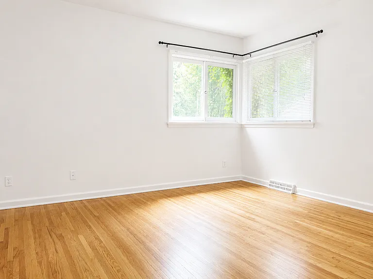 611 W Mulberry St — Photo 6