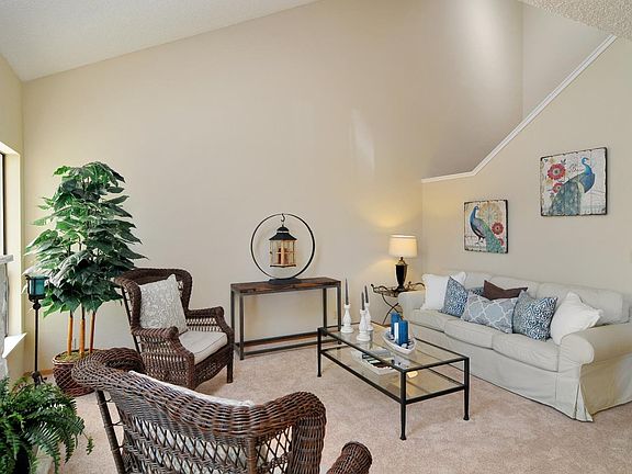 3rd image of 6501 Crenshaw Ct