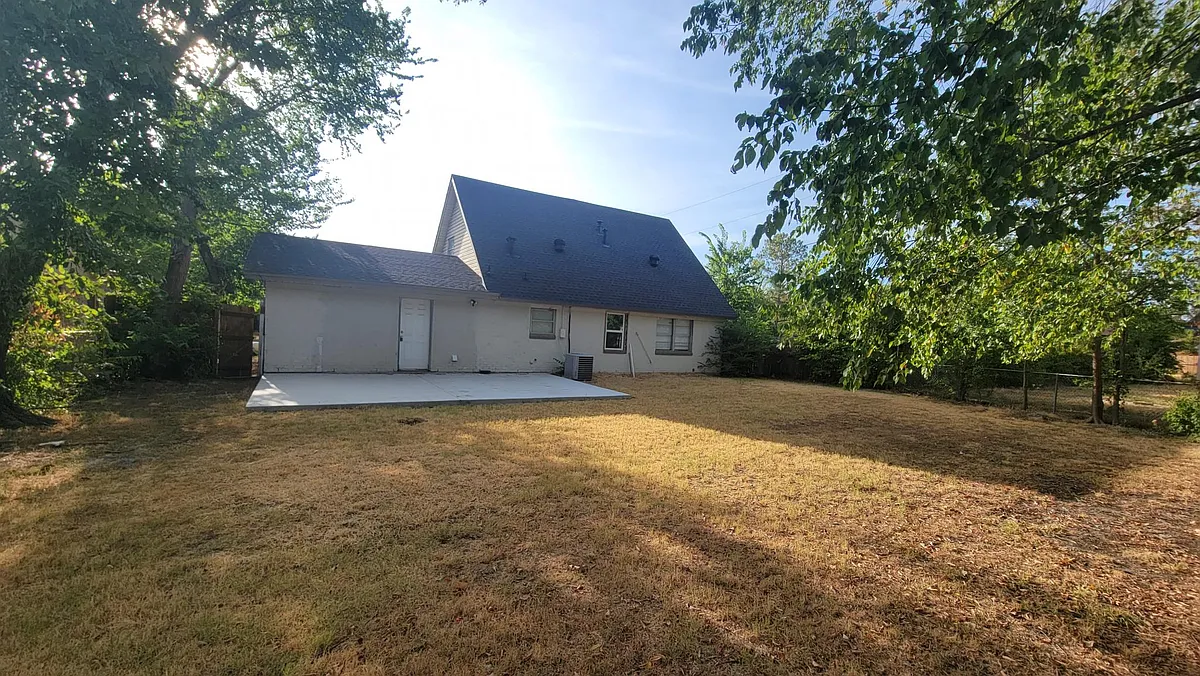 Back yard - 6324 Scotsdale Dr