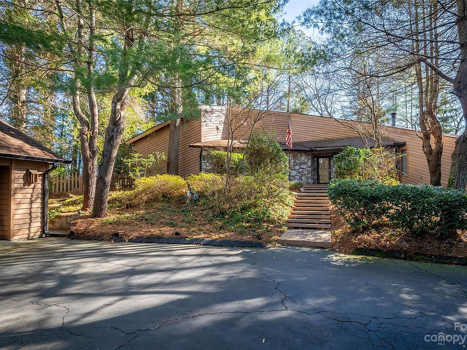 1st image of 215 Mimosa Hills Dr