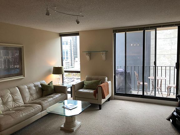 4th image of 70 W Huron St APT 609