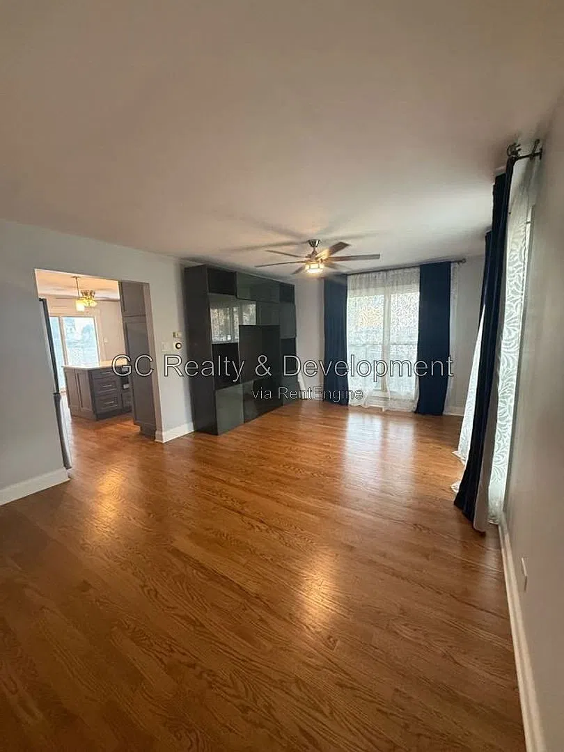 3 bed, 1.5 bath, 1460 sqft, $2,700 — Photo 4