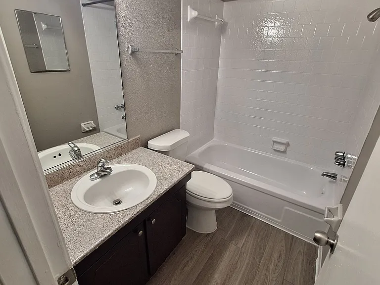 Island Bay Resort Apartments — Photo 96