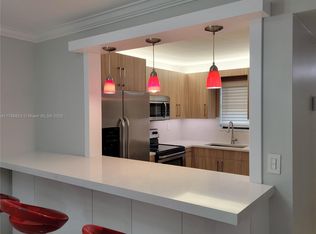 9440 SW 8th St APT 207, Boca Raton, FL 33428