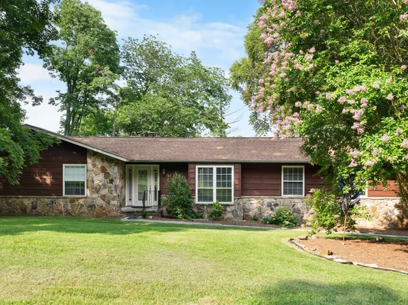 599 Melton Hill Dr, Clinton, TN 37716