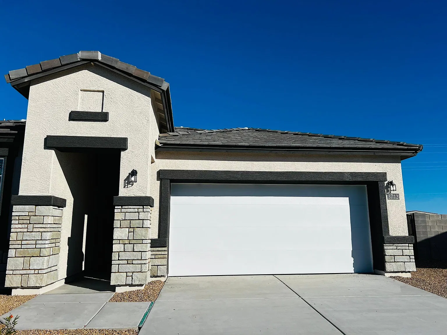3712 S 244th Dr — Photo 2