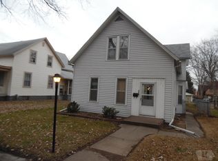 1104 S 7th St, Burlington, IA