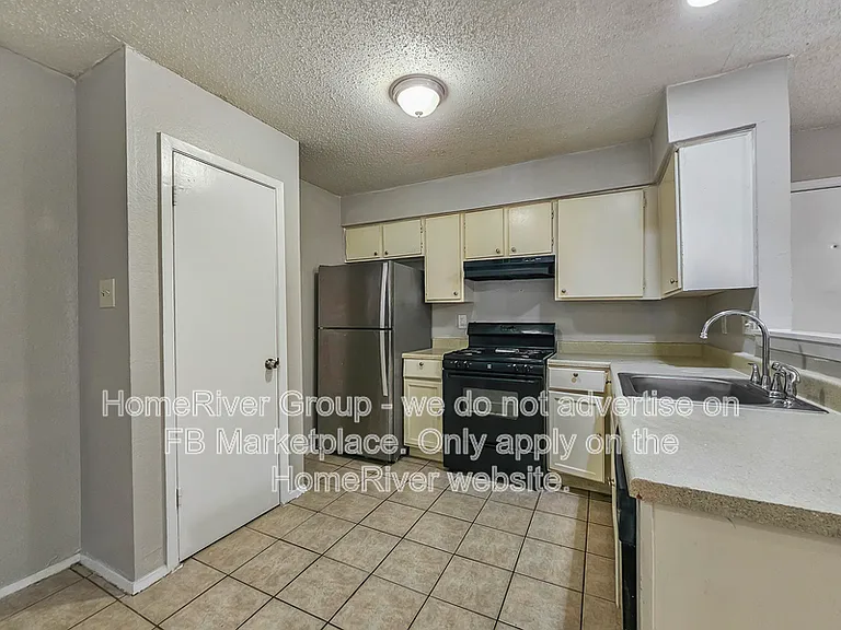 9900 Roxanna Dr #B — Photo 7