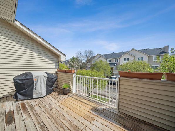 314 Brickyard Dr, Chaska, MN 55318