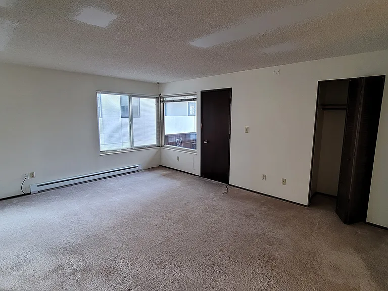 5032 11th Ave NE #4 — Photo 8