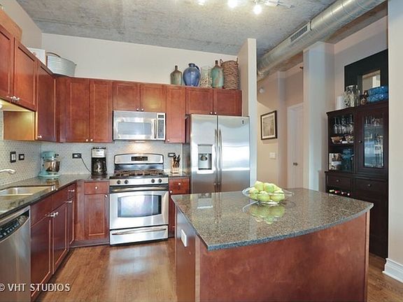 3rd image of 700 N Larrabee St APT 1211