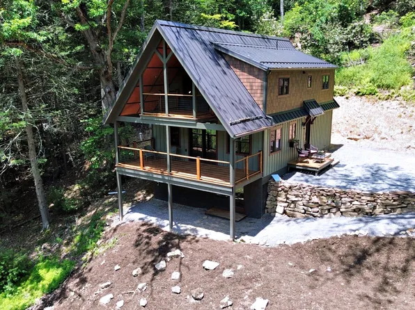 23 Evergreen Escape Way, Buckeye, WV 24924