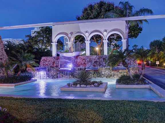 5th image of 18011 Biscayne Blvd APT 1901