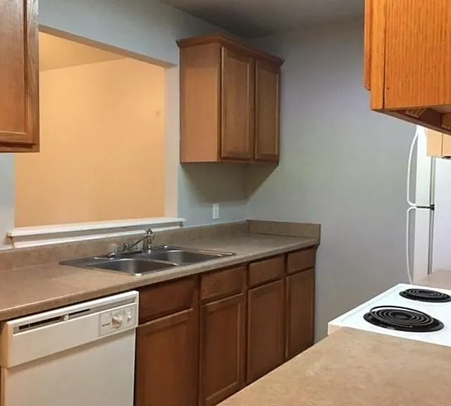 2511 W Oklahoma Ave — Photo 5