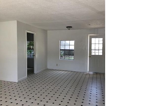 3rd image of 909 Forrestal Dr