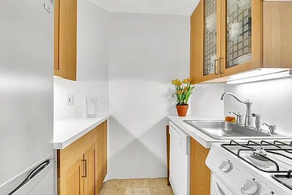 Sold by William Raveis Real Estate | media 5