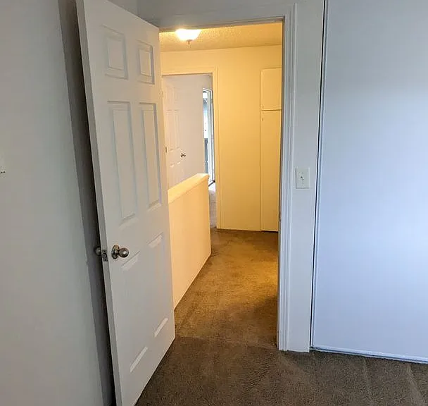 Royal Crest Townhomes — Photo 132