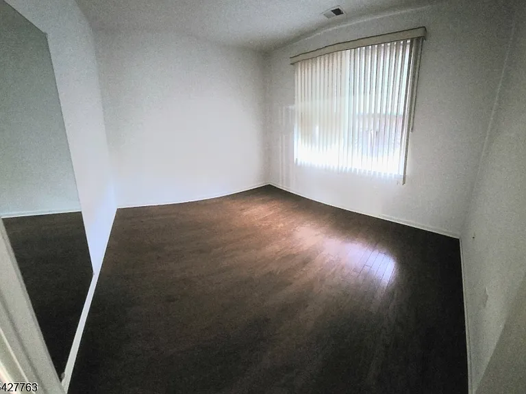 706 Brook Hollow Dr — Photo 10