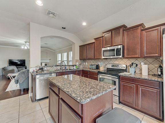 5th image of 5805 Bedrock Dr