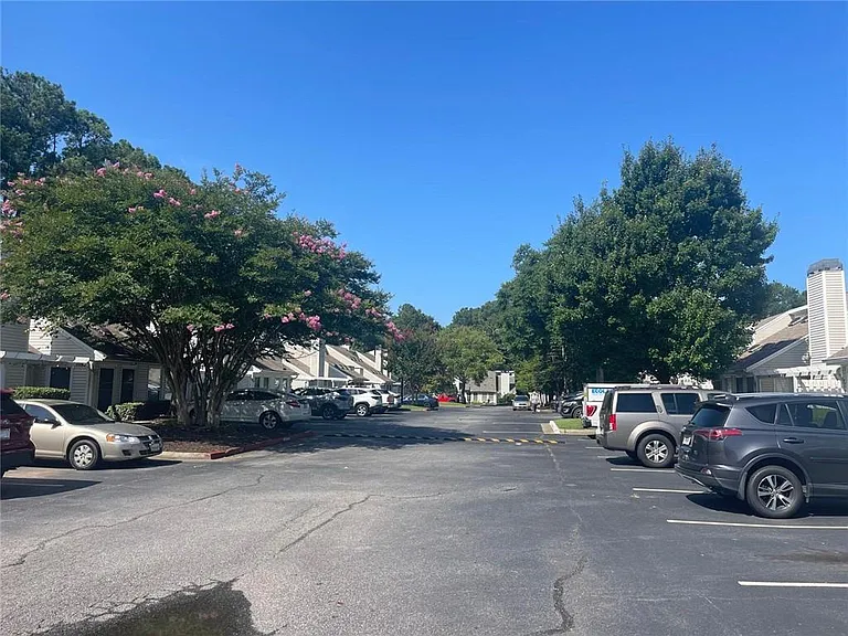 1622 Homestead Trl — Photo 10