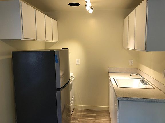 4th image of 621 Harvard Ave E #5