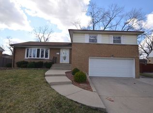 526 Andy Dr, Melrose Park, IL